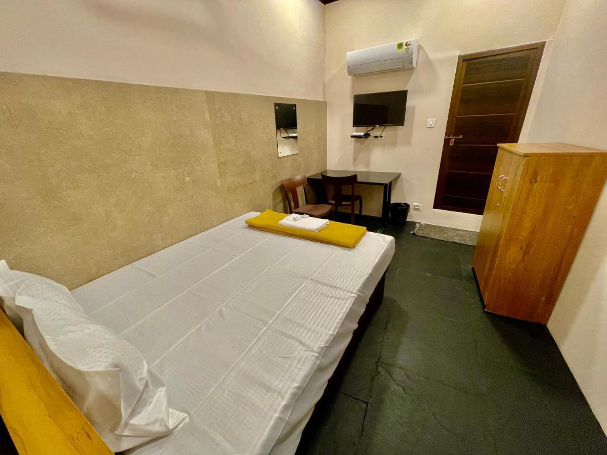 Reach Residency Hotel Kochi Exterior photo