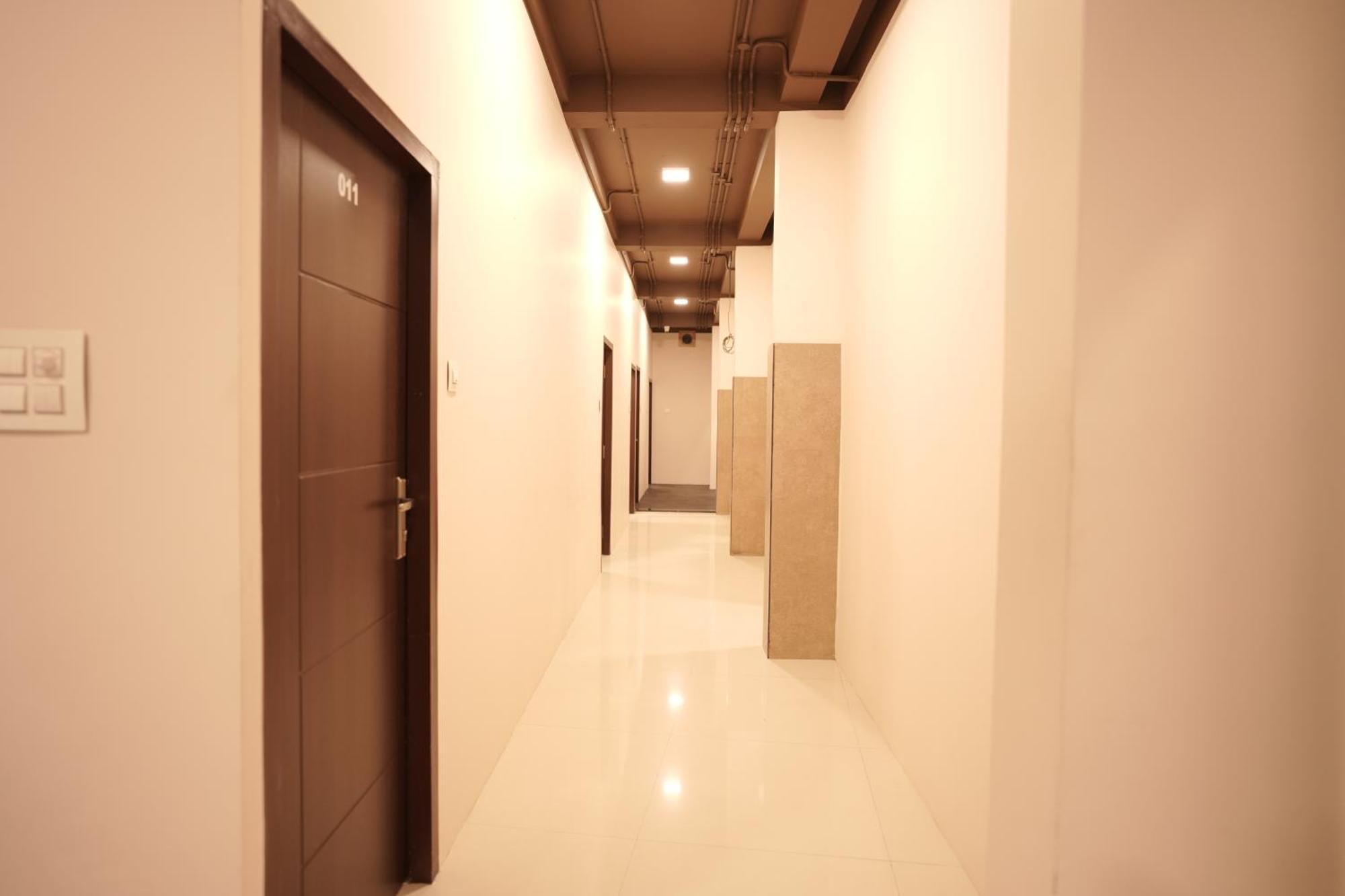 Reach Residency Hotel Kochi Exterior photo