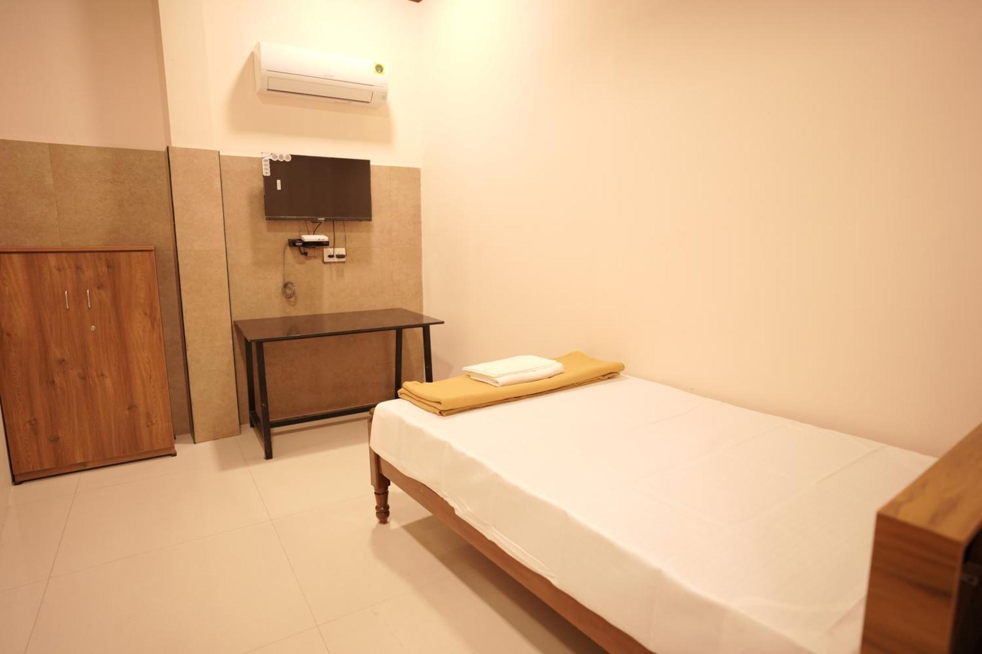 Reach Residency Hotel Kochi Exterior photo