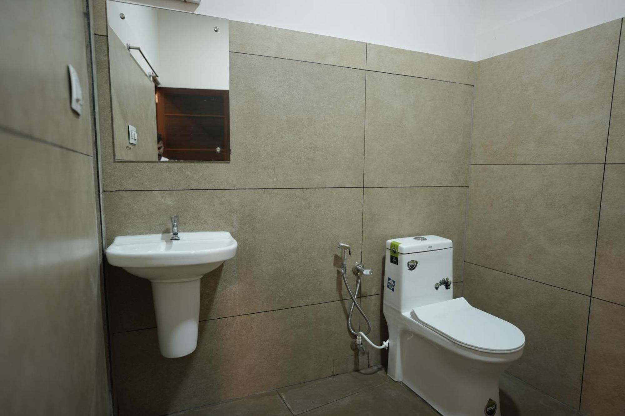 Reach Residency Hotel Kochi Exterior photo