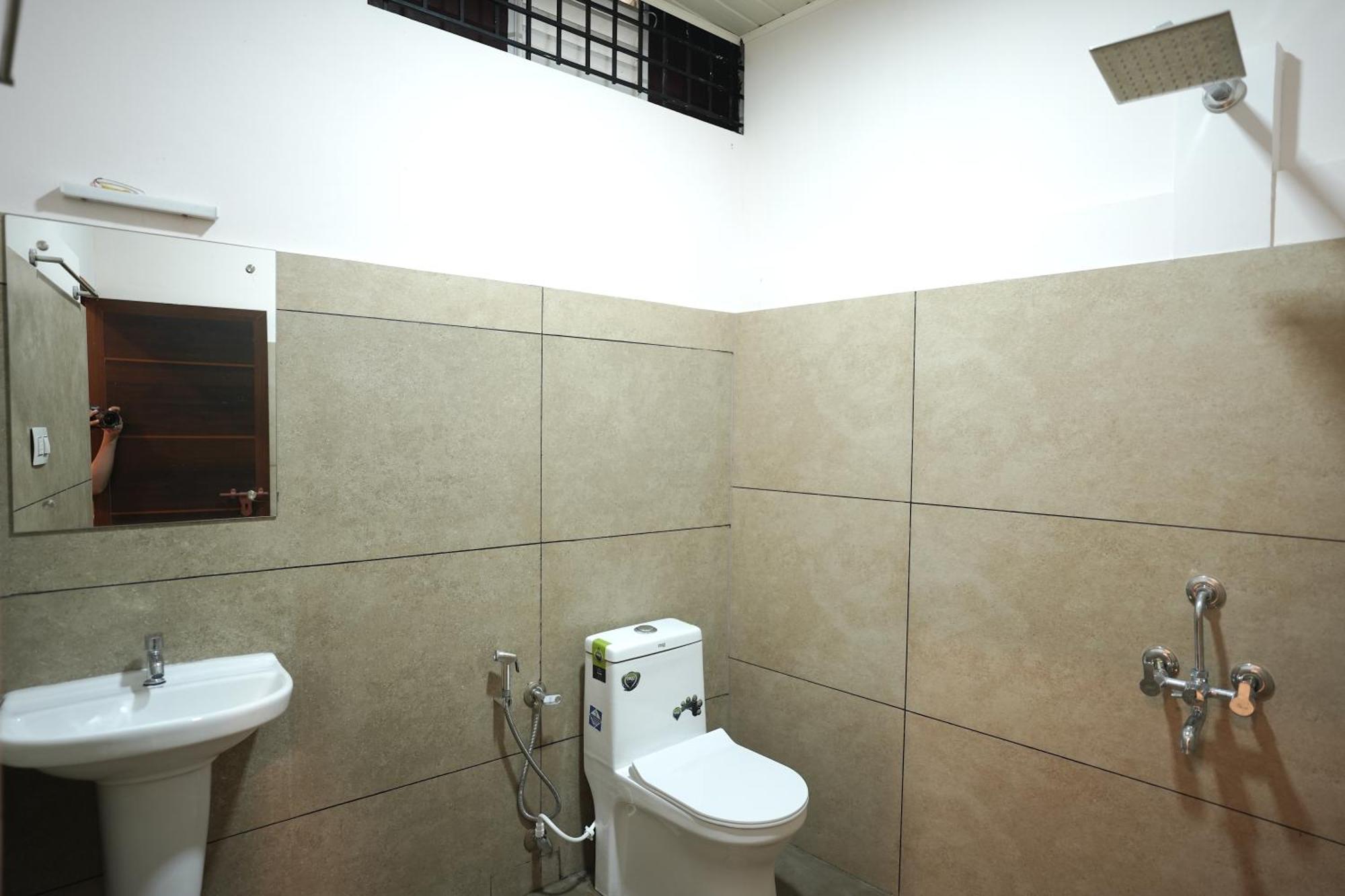 Reach Residency Hotel Kochi Exterior photo