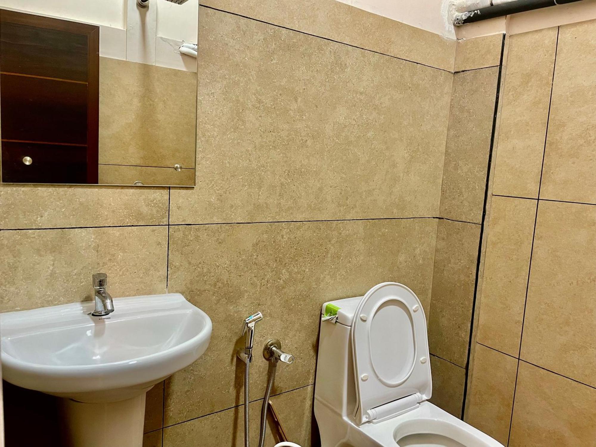 Reach Residency Hotel Kochi Exterior photo
